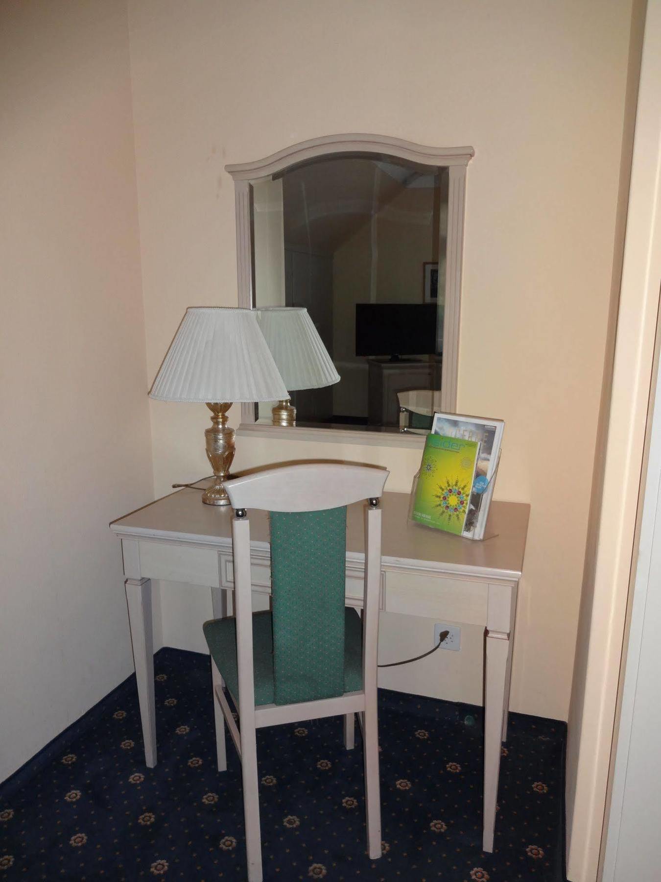 Hotel Schweizerhof Weggis Exteriör bild