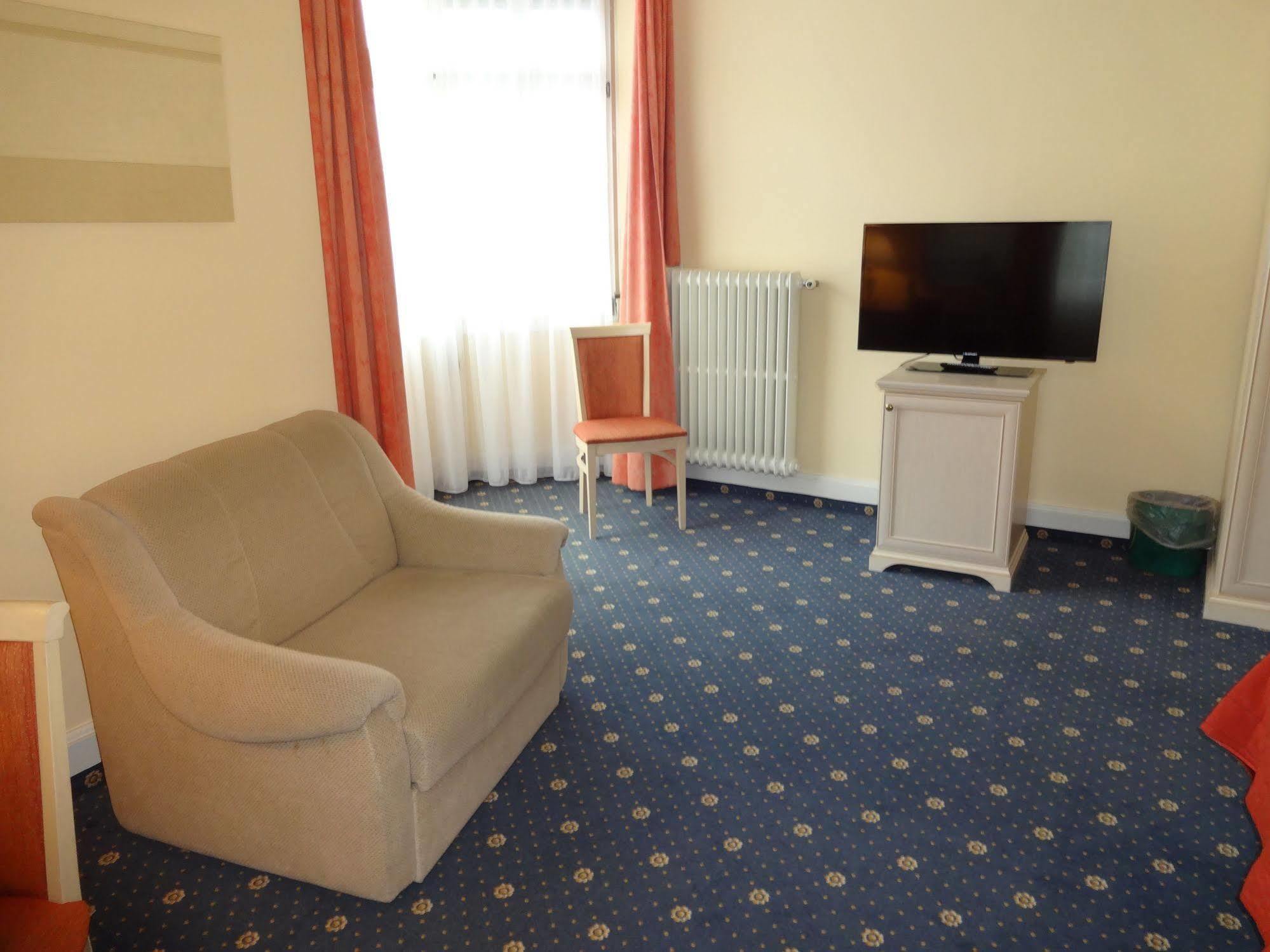 Hotel Schweizerhof Weggis Exteriör bild