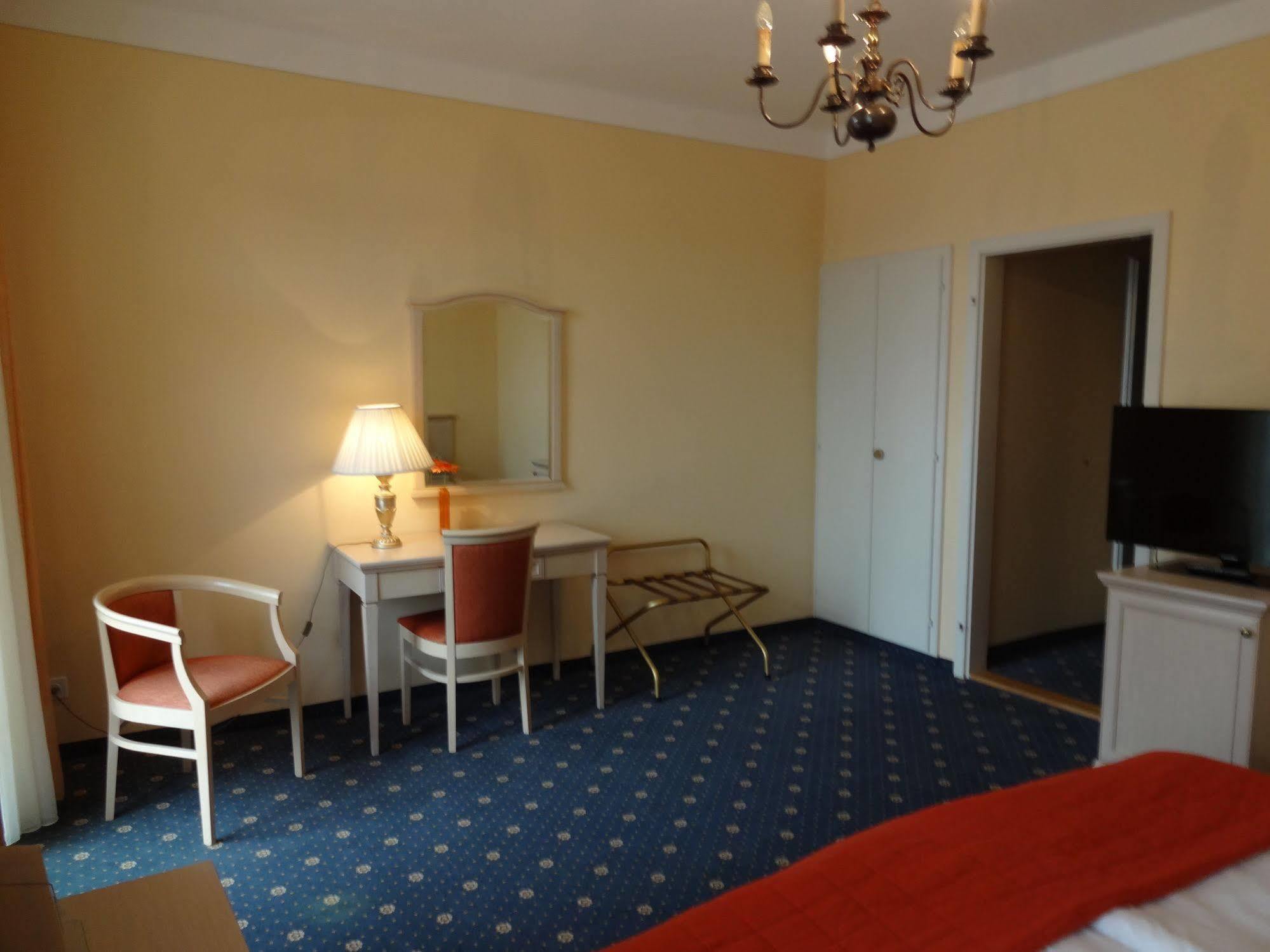 Hotel Schweizerhof Weggis Exteriör bild