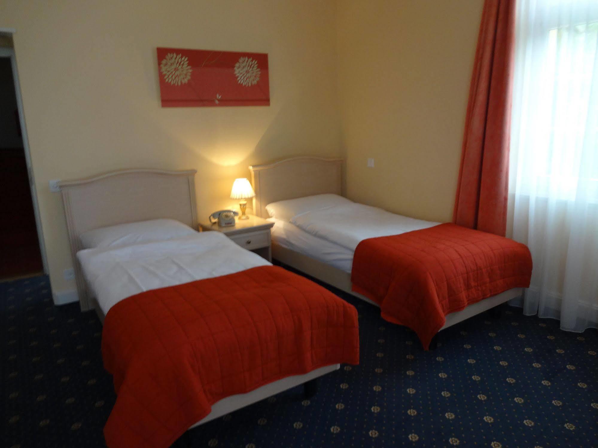 Hotel Schweizerhof Weggis Exteriör bild