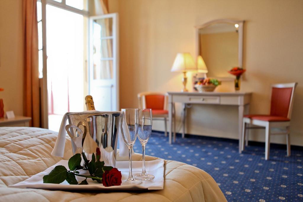 Hotel Schweizerhof Weggis Rum bild